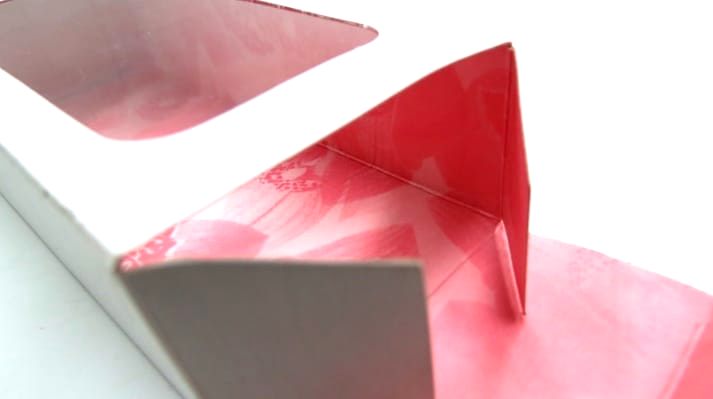Caja plegable con interior impreso