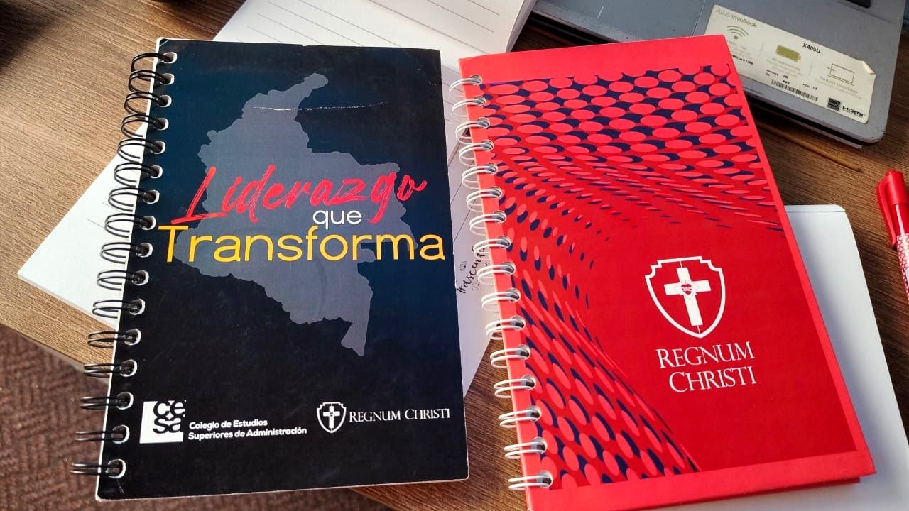 Cuadernos corporativos Regnum Christi y CESA